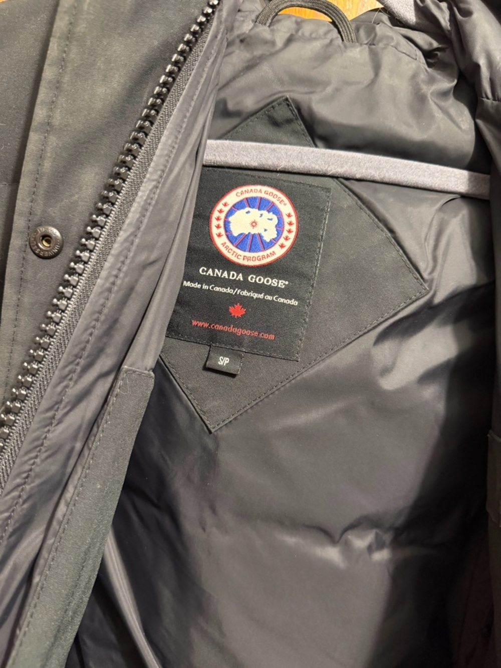 Authentic Canada goose jacket black size small - Picture 6 of 10